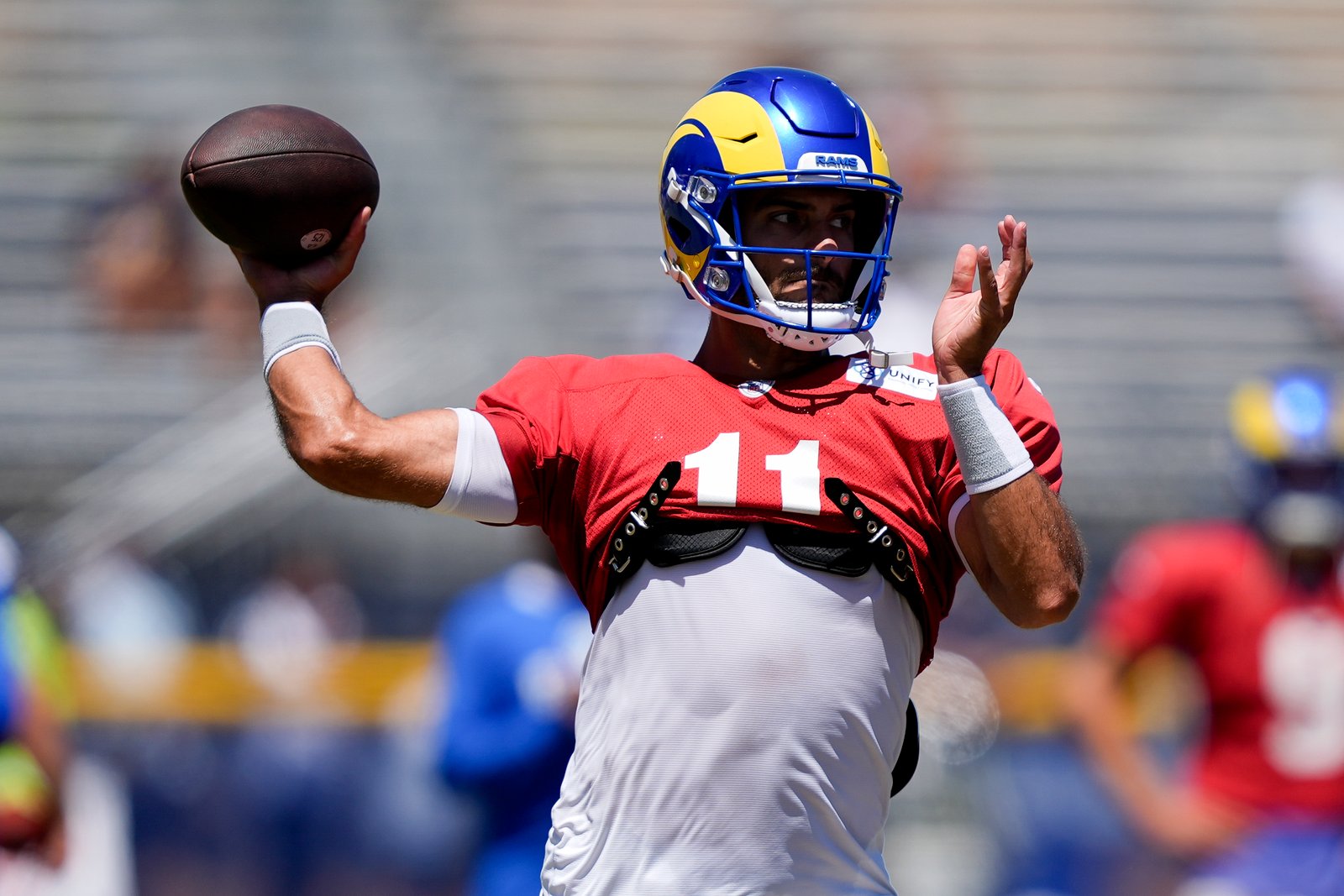 Rams backup quarterback Jimmy Garoppolo throws during a joint practice...