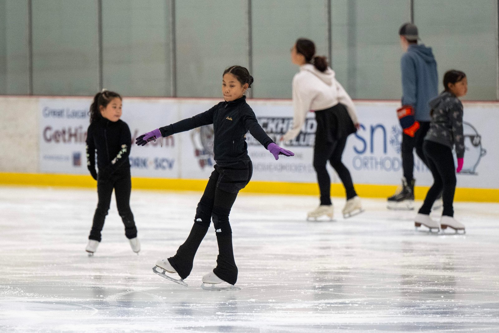 People beat the heat while skating at the The Cube...